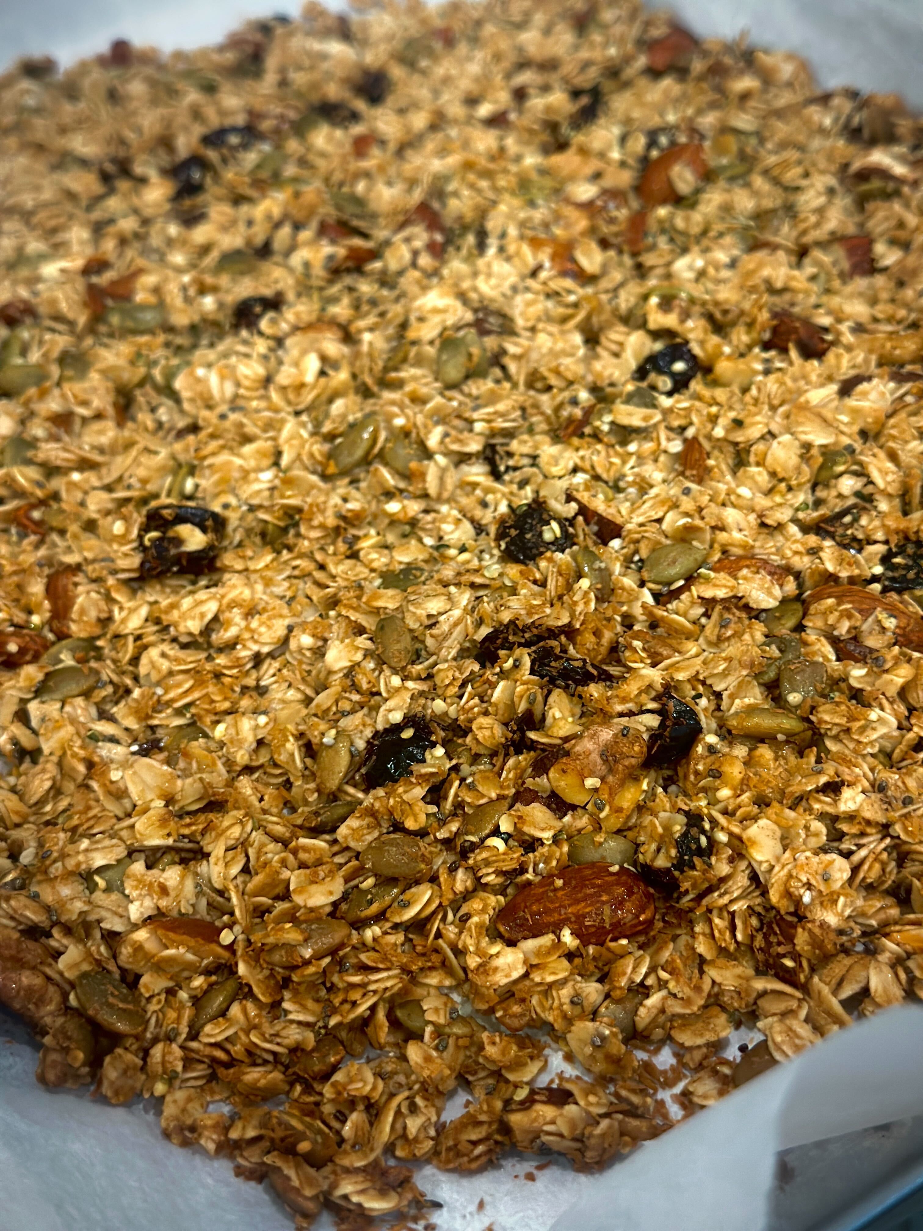 Refresh Cafe House Made Granola with Gluten-Free Oats 500ml Jar (Includes 2$ Jar Deposit)